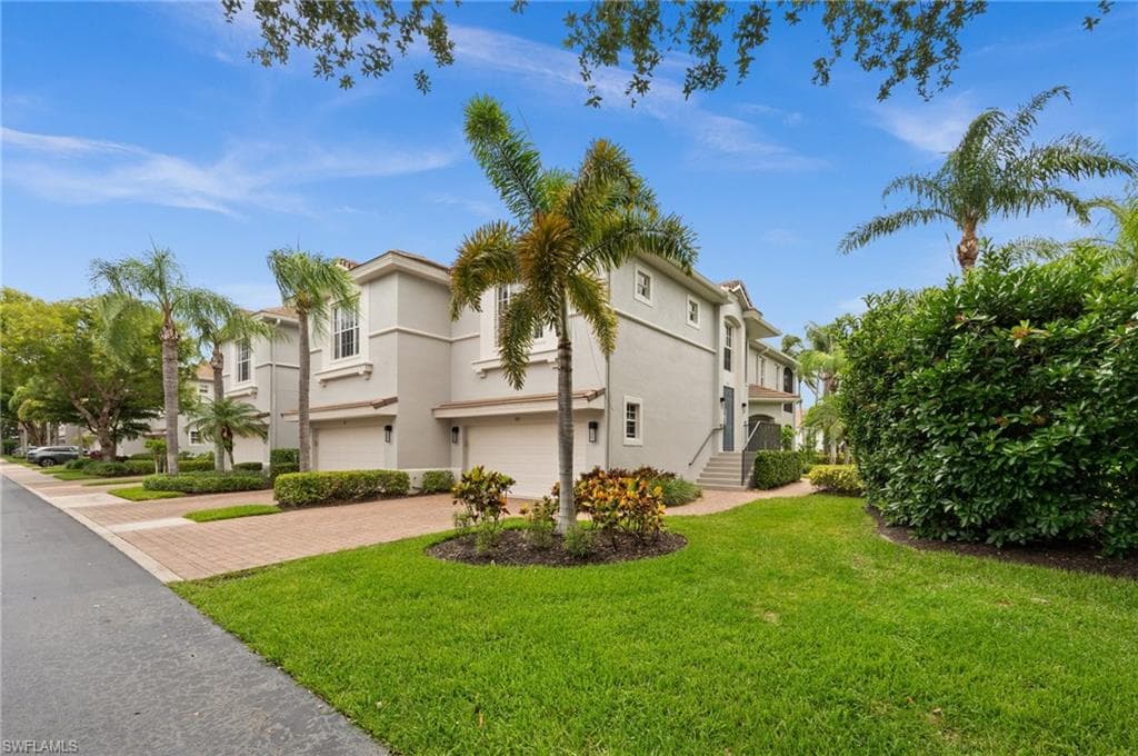 5004 Maxwell Cir 3-202, Naples, FL 34105-44