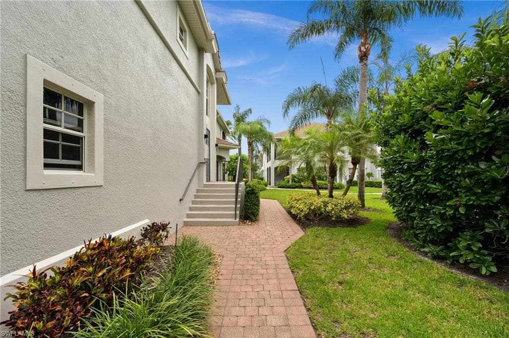5004 Maxwell Cir 3-202, Naples, FL 34105-45