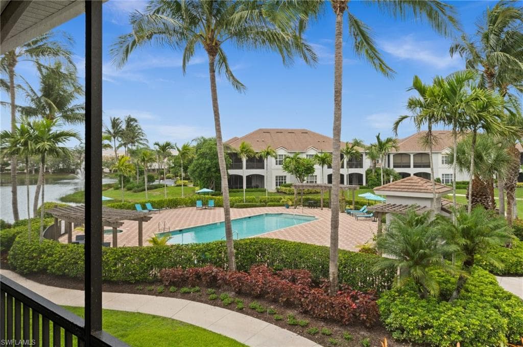 5004 Maxwell Cir 3-202, Naples, FL 34105-5