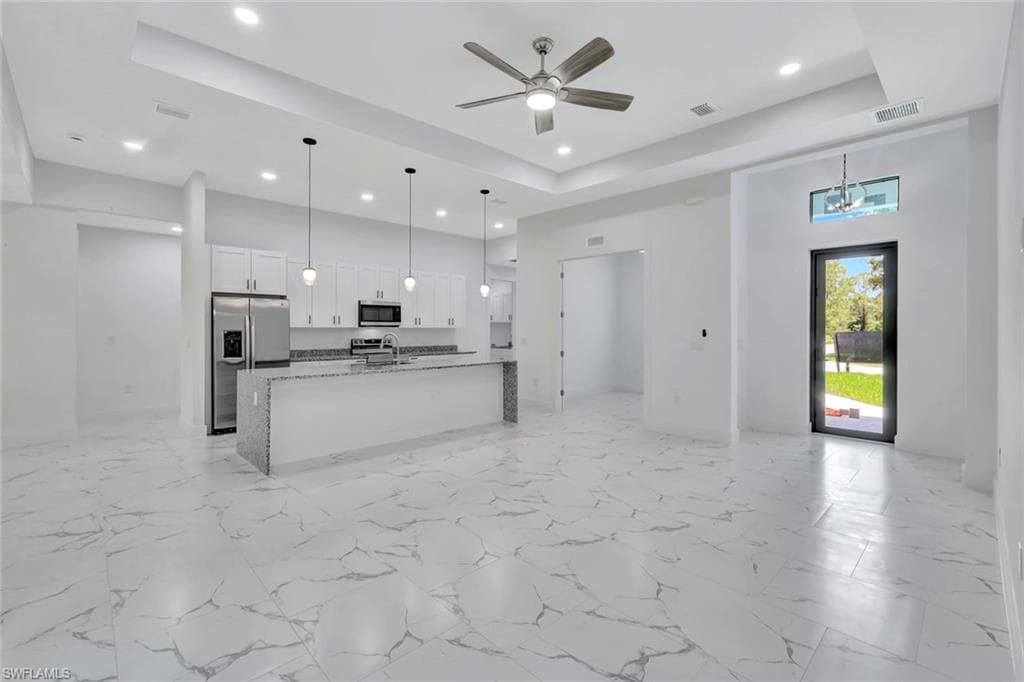 2407 Jetridge St, Alva, FL 33920-5