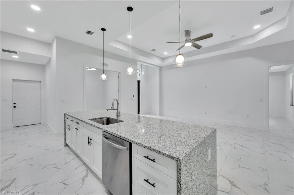 2407 Jetridge St, Alva, FL 33920-8