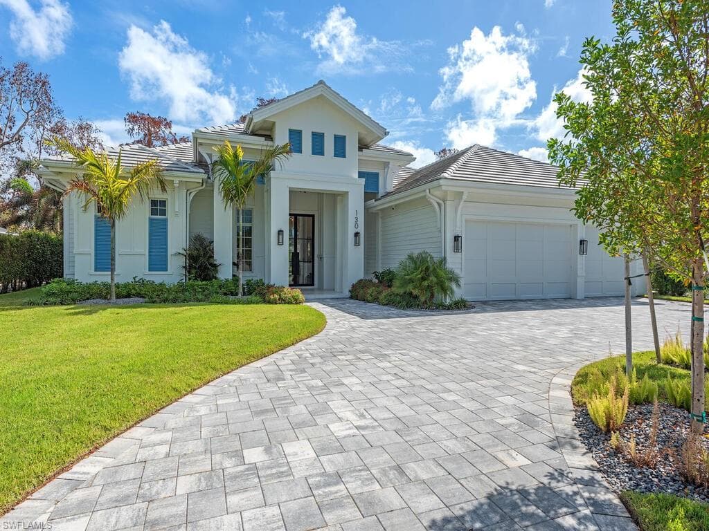 130 Burning Tree Dr, Naples, FL 34105-1