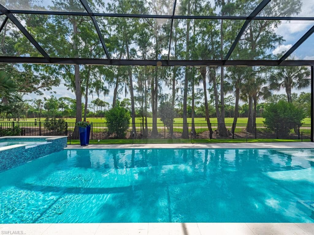 130 Burning Tree Dr, Naples, FL 34105-20