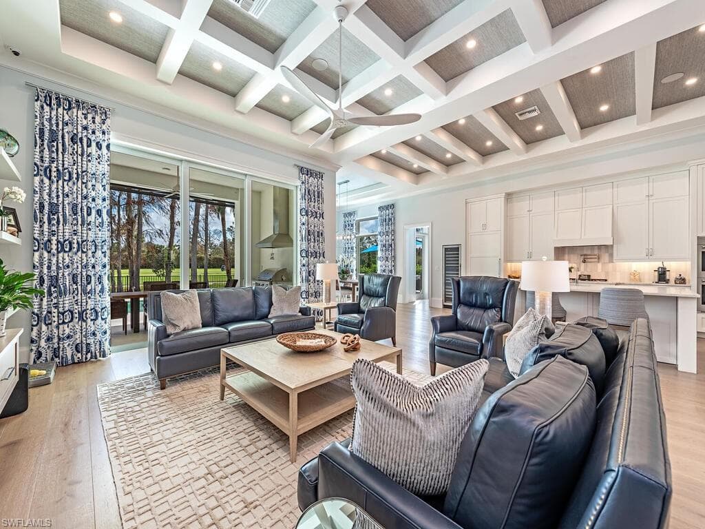130 Burning Tree Dr, Naples, FL 34105-3