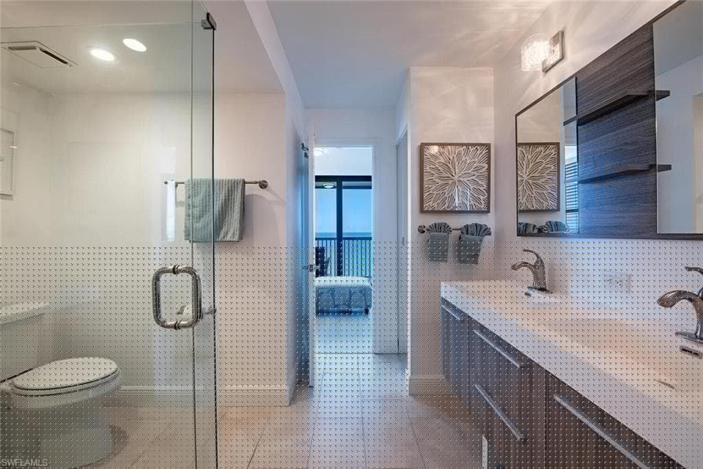 9375 Gulf Shore Dr 402, Naples, FL 34108-21