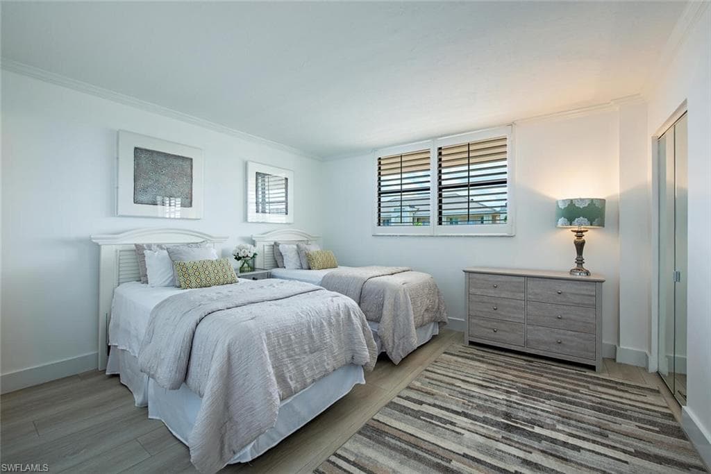 9375 Gulf Shore Dr 402, Naples, FL 34108-22