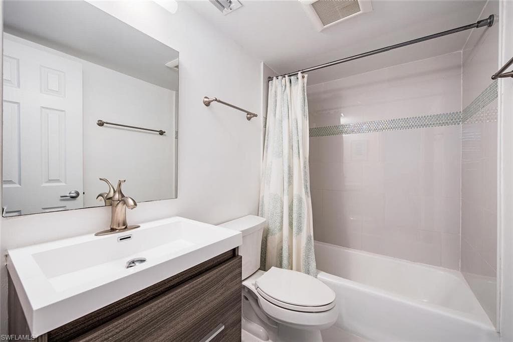 9375 Gulf Shore Dr 402, Naples, FL 34108-23