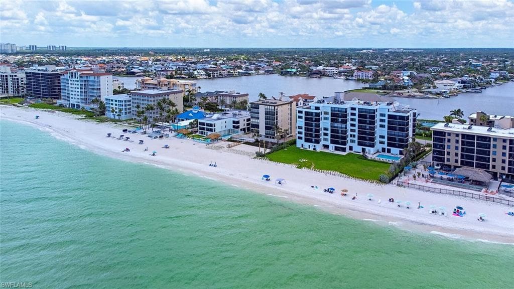 9375 Gulf Shore Dr 402, Naples, FL 34108-27