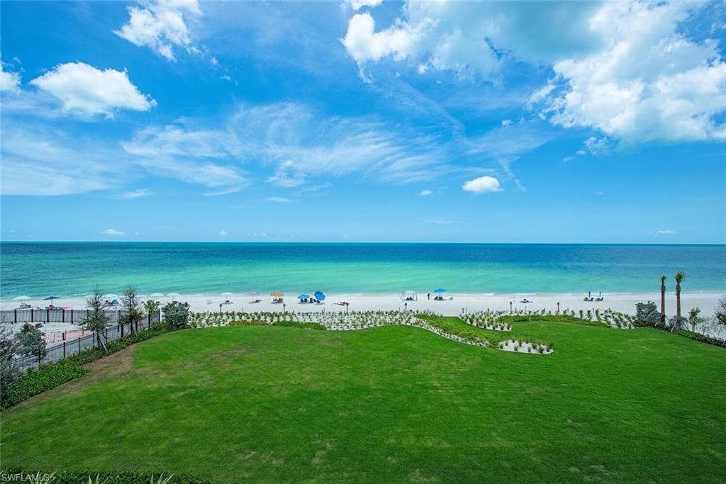 9375 Gulf Shore Dr 402, Naples, FL 34108-4