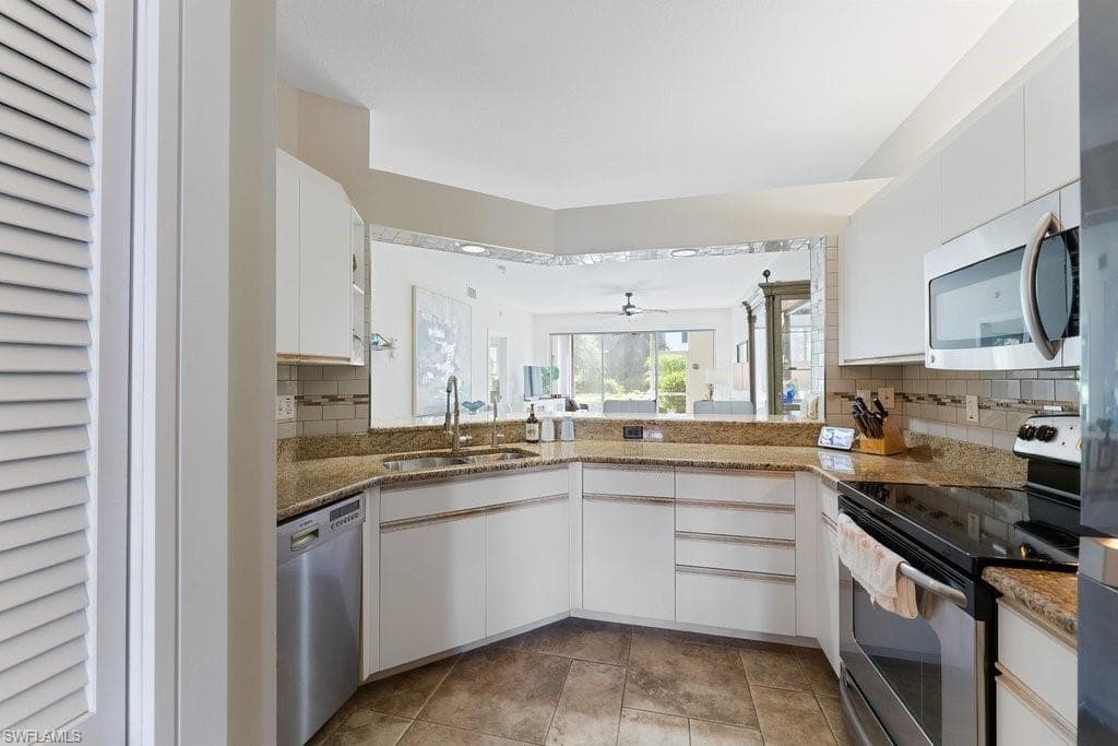7100 Barrington Cir 4, Naples, FL 34108-15