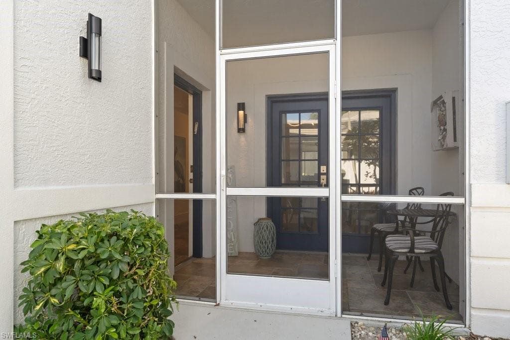 7100 Barrington Cir 4, Naples, FL 34108-3