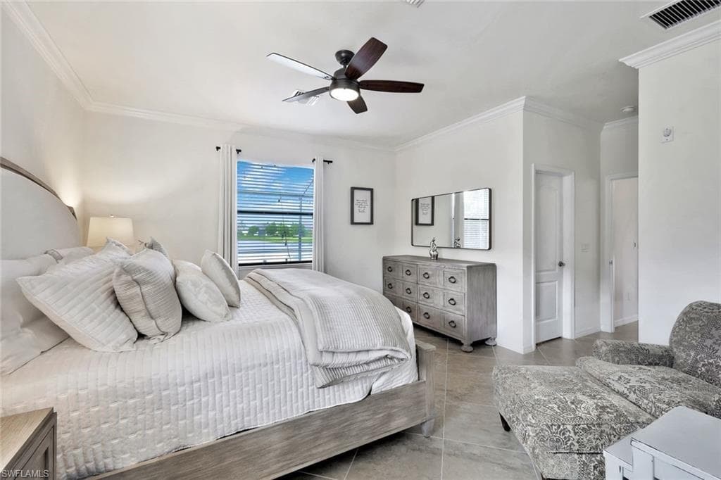 9207 Shadow Oak Ln, Naples, FL 34120-12