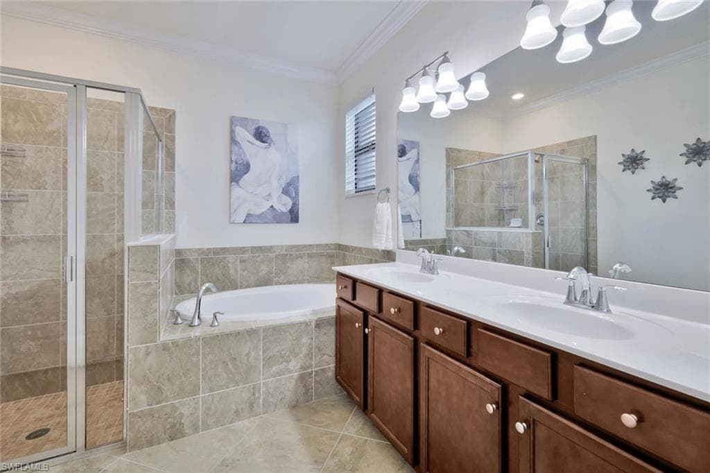 9207 Shadow Oak Ln, Naples, FL 34120-13