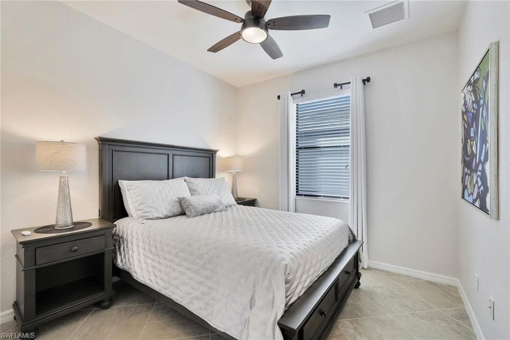 9207 Shadow Oak Ln, Naples, FL 34120-14