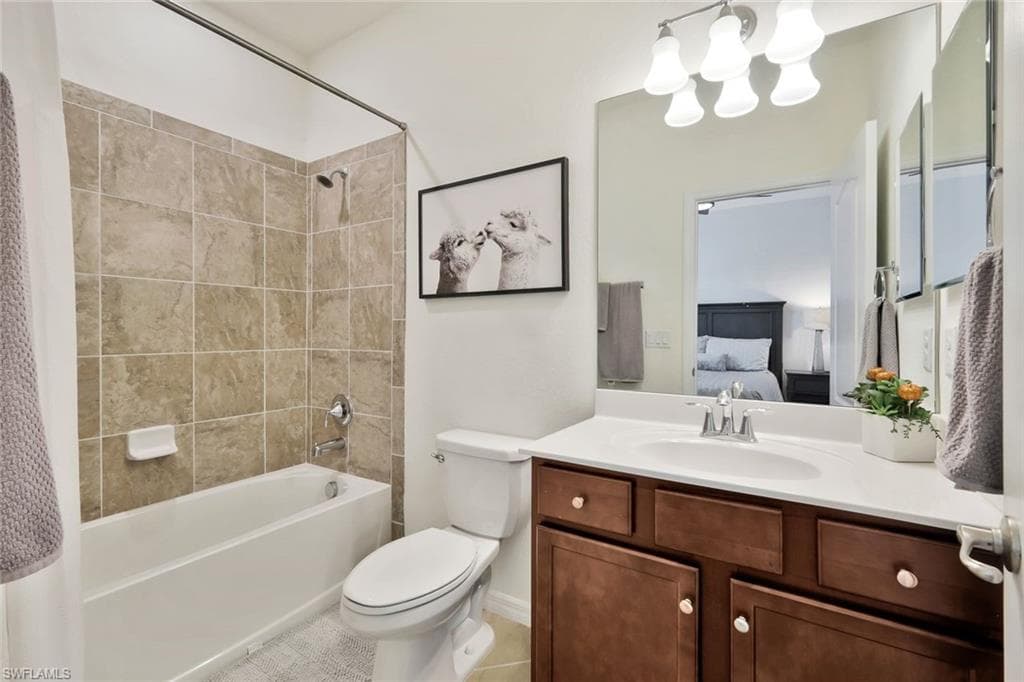 9207 Shadow Oak Ln, Naples, FL 34120-15