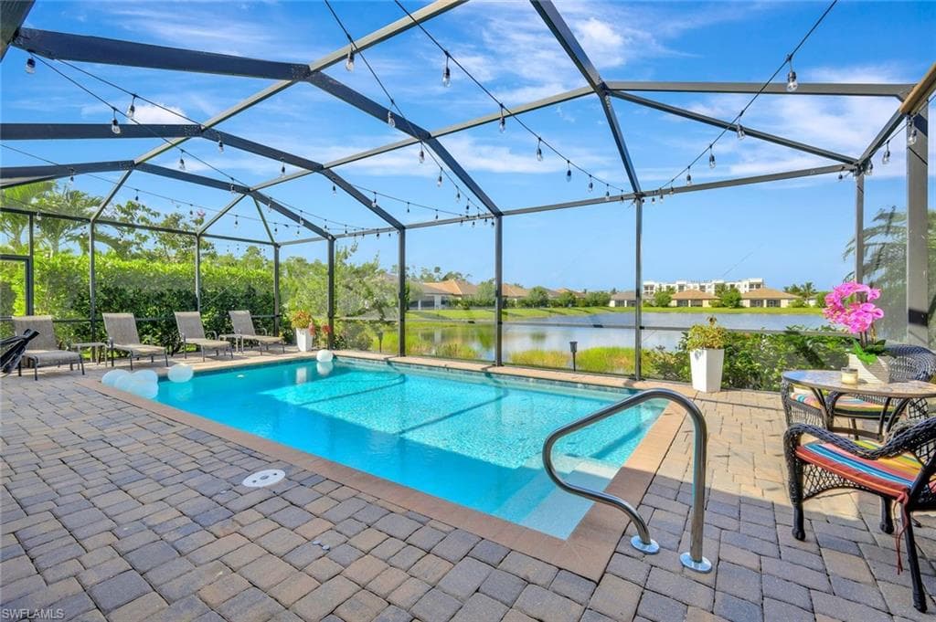 9207 Shadow Oak Ln, Naples, FL 34120-2