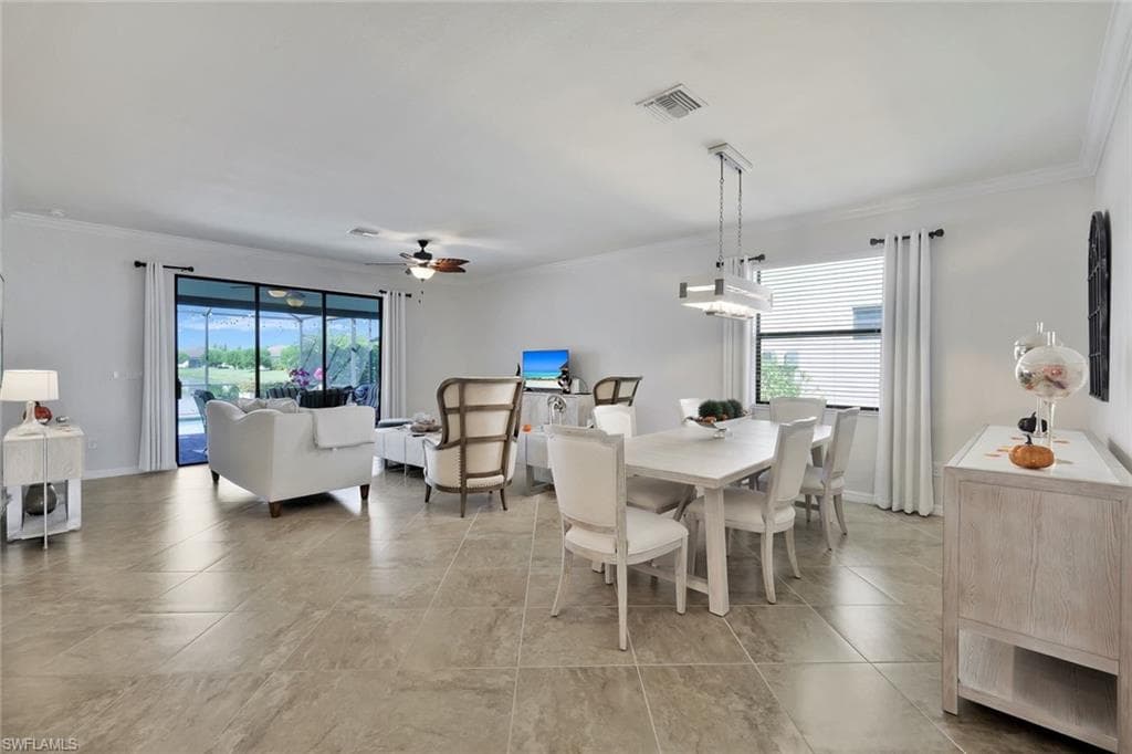 9207 Shadow Oak Ln, Naples, FL 34120-5
