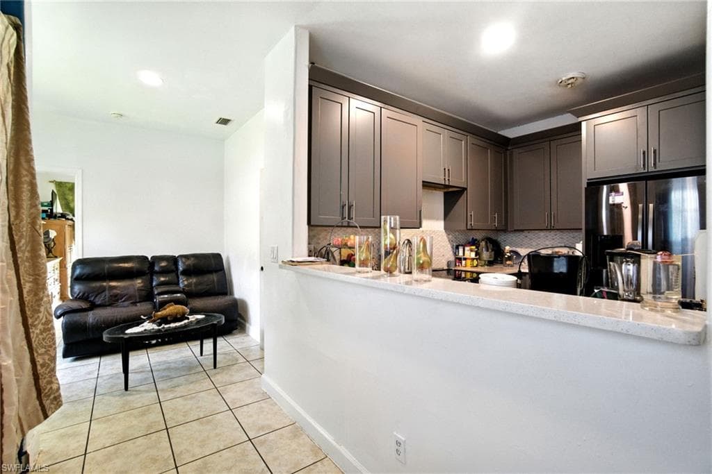 3389 Hibiscus Ave, Naples, FL 34104-14