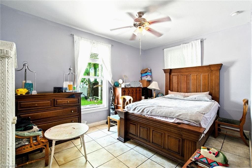 3389 Hibiscus Ave, Naples, FL 34104-18