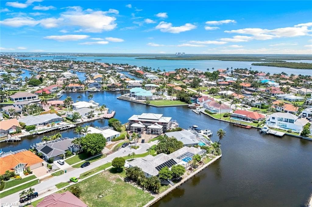 1895 Woodbine Ct, Marco Island, FL 34145-2