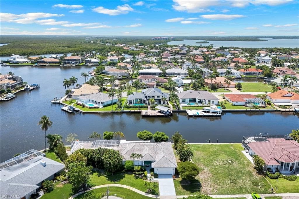 1895 Woodbine Ct, Marco Island, FL 34145-3