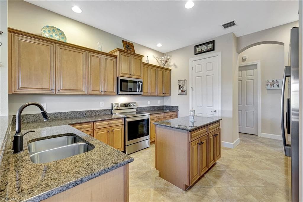 9693 Cobalt Cove Cir, Naples, FL 34120-12