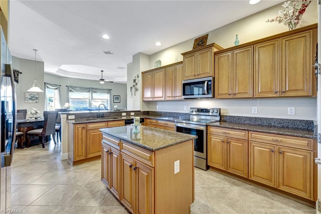 9693 Cobalt Cove Cir, Naples, FL 34120-16