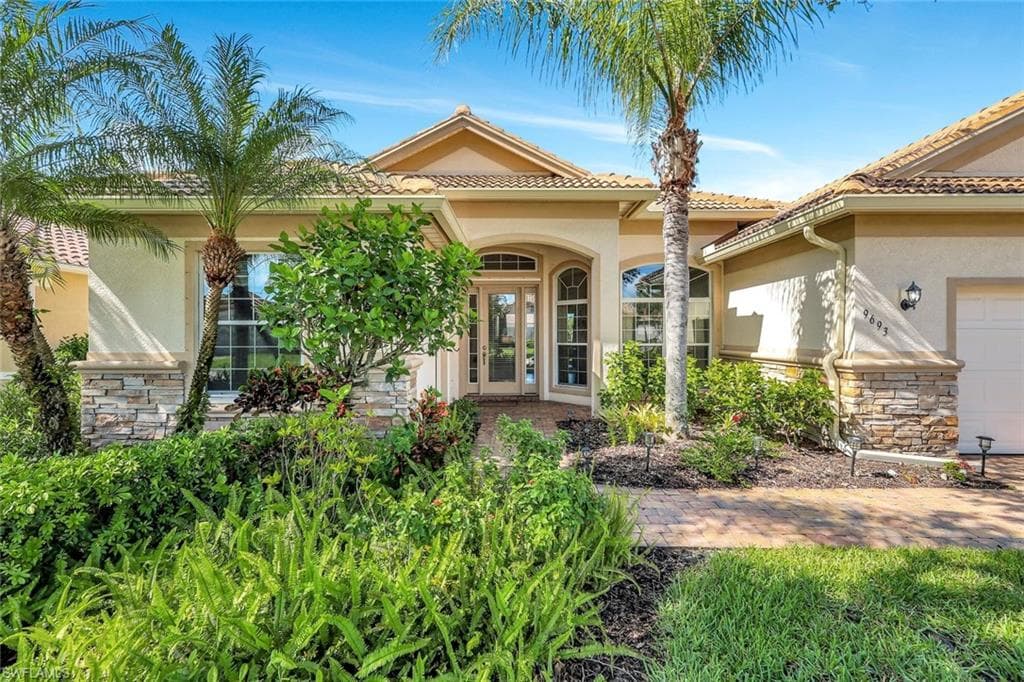 9693 Cobalt Cove Cir, Naples, FL 34120-39