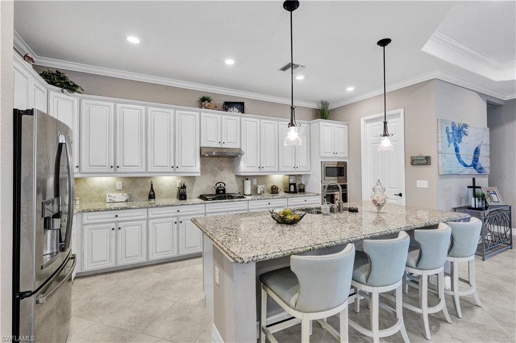 2786 Aviamar Cir, Naples, FL 34114-9