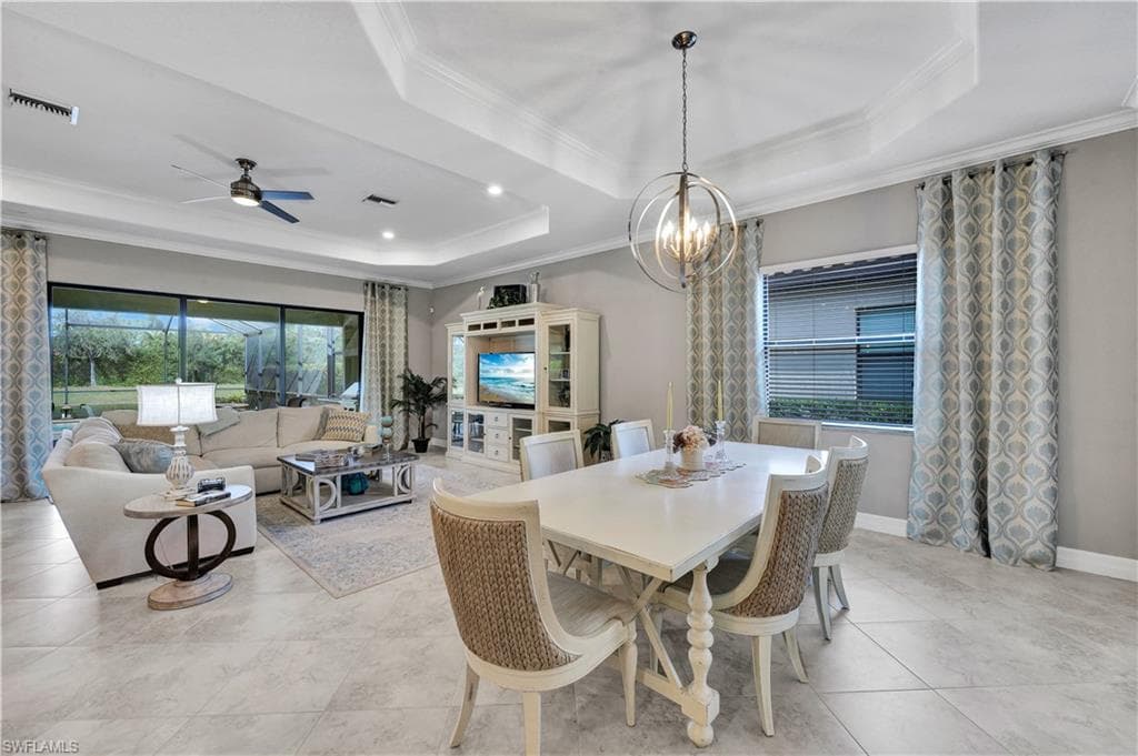 2786 Aviamar Cir, Naples, FL 34114-11