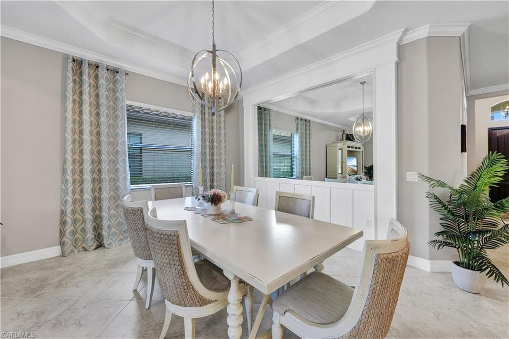 2786 Aviamar Cir, Naples, FL 34114-12