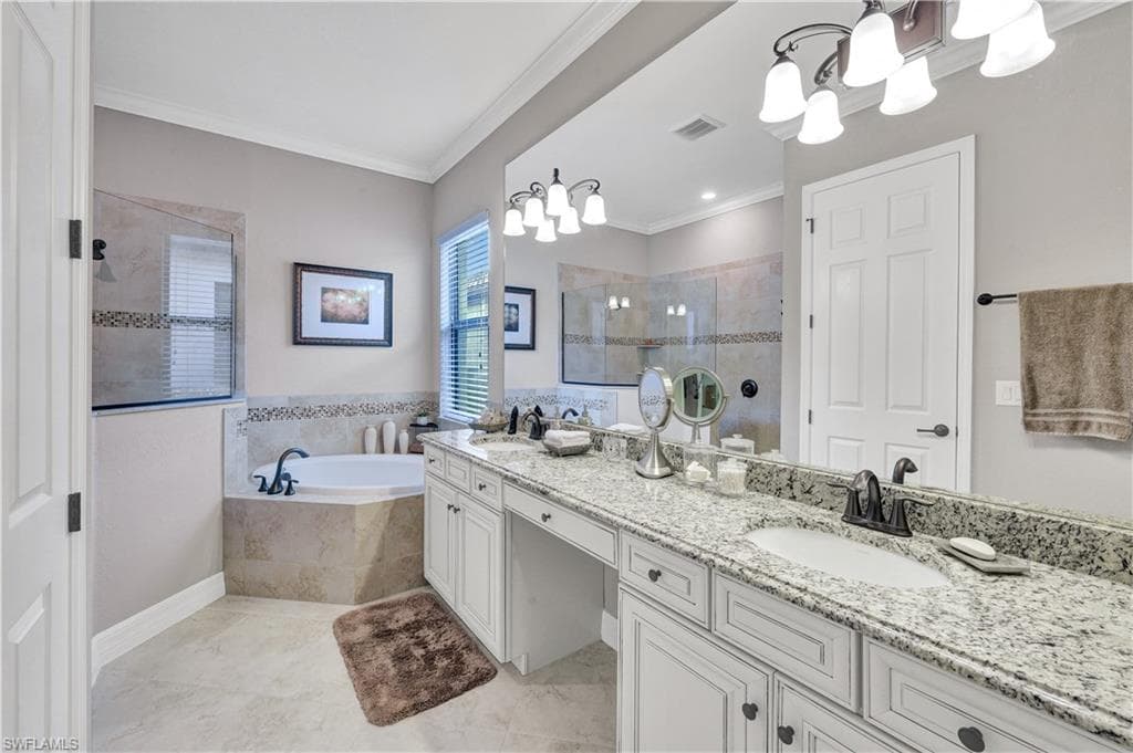 2786 Aviamar Cir, Naples, FL 34114-15