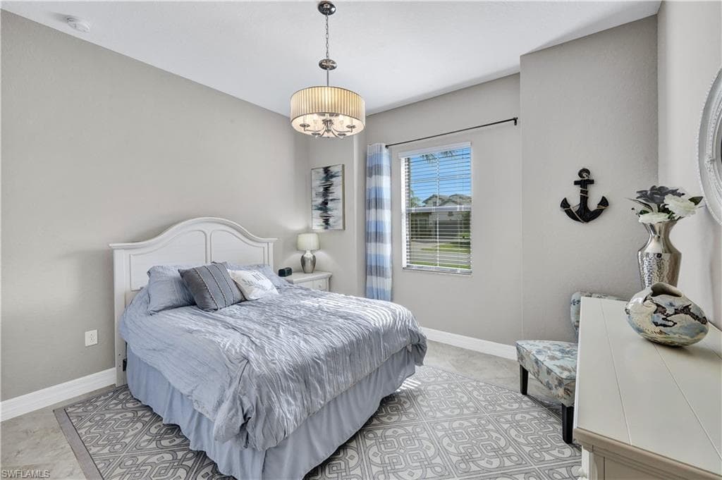 2786 Aviamar Cir, Naples, FL 34114-19