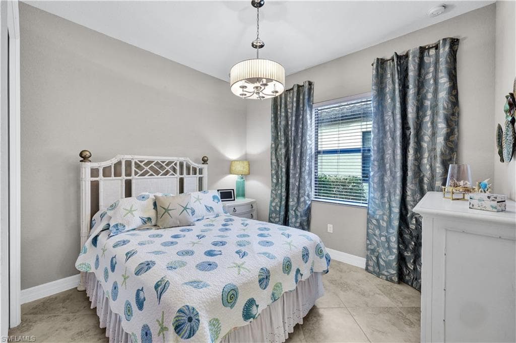 2786 Aviamar Cir, Naples, FL 34114-21