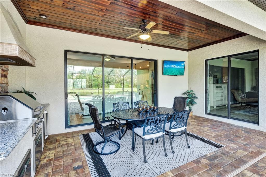 2786 Aviamar Cir, Naples, FL 34114-24