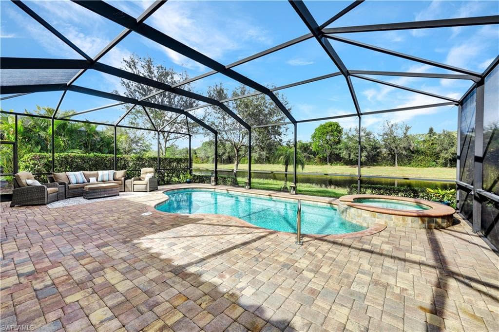 2786 Aviamar Cir, Naples, FL 34114-26