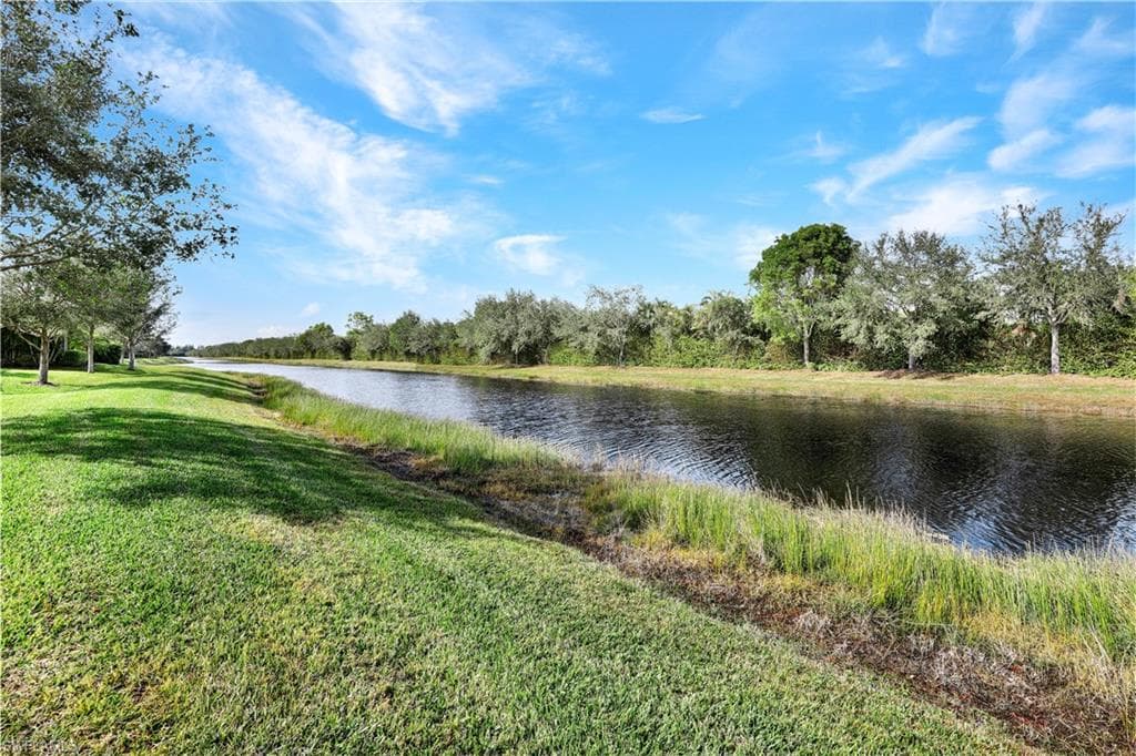 2786 Aviamar Cir, Naples, FL 34114-32