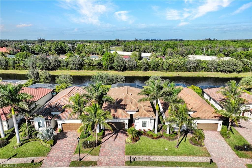 2786 Aviamar Cir, Naples, FL 34114-38