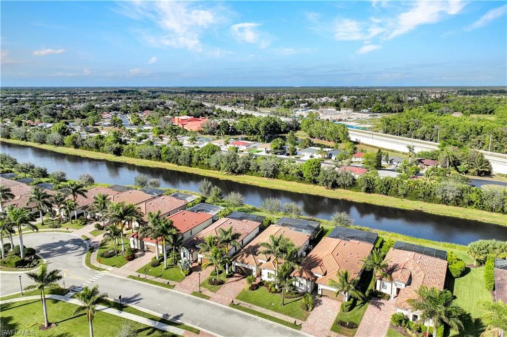 2786 Aviamar Cir, Naples, FL 34114-39