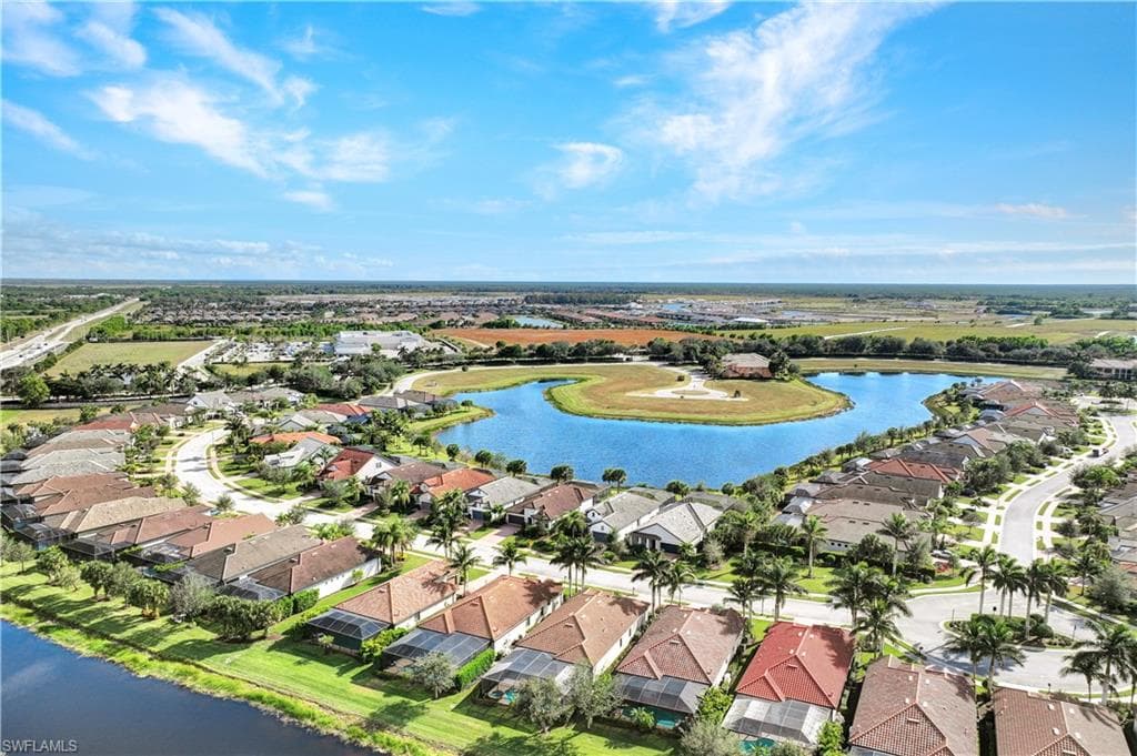 2786 Aviamar Cir, Naples, FL 34114-40