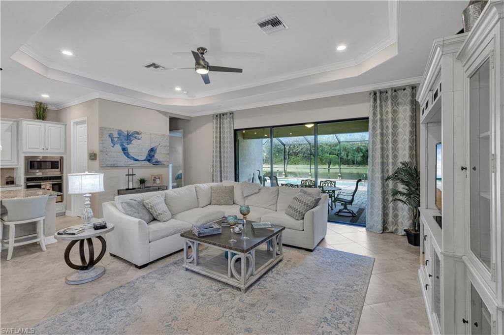 2786 Aviamar Cir, Naples, FL 34114-5