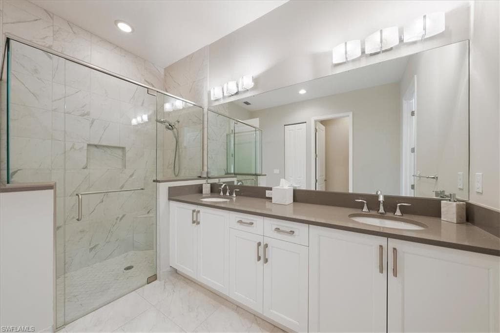 28646 Lobos Cir, Bonita Springs, FL 34135-16