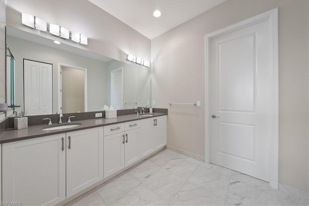 28646 Lobos Cir, Bonita Springs, FL 34135-17