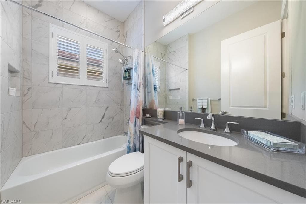 28646 Lobos Cir, Bonita Springs, FL 34135-18
