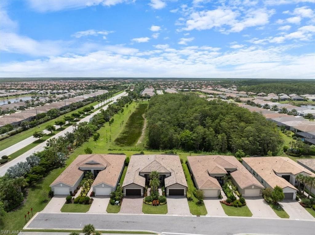 28646 Lobos Cir, Bonita Springs, FL 34135-33