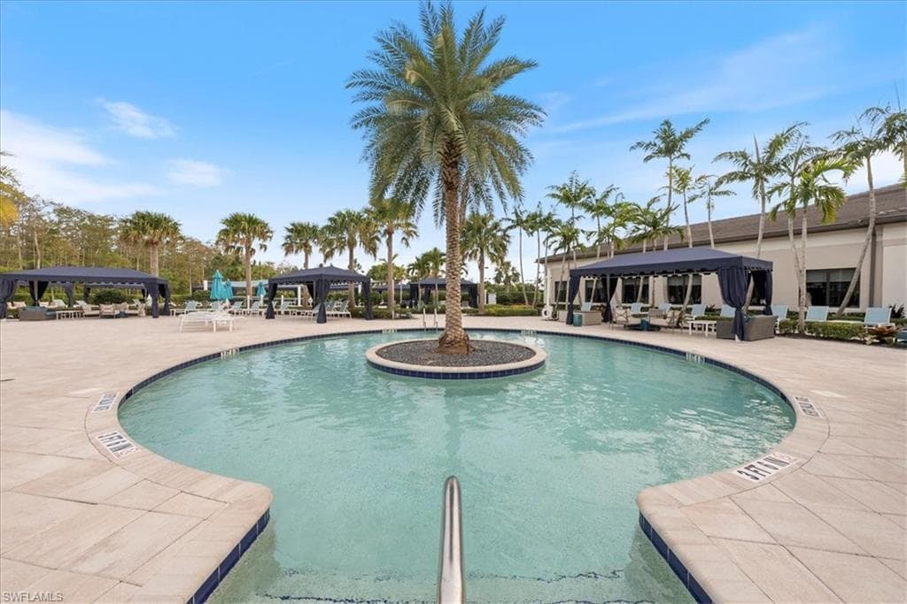 28646 Lobos Cir, Bonita Springs, FL 34135-40