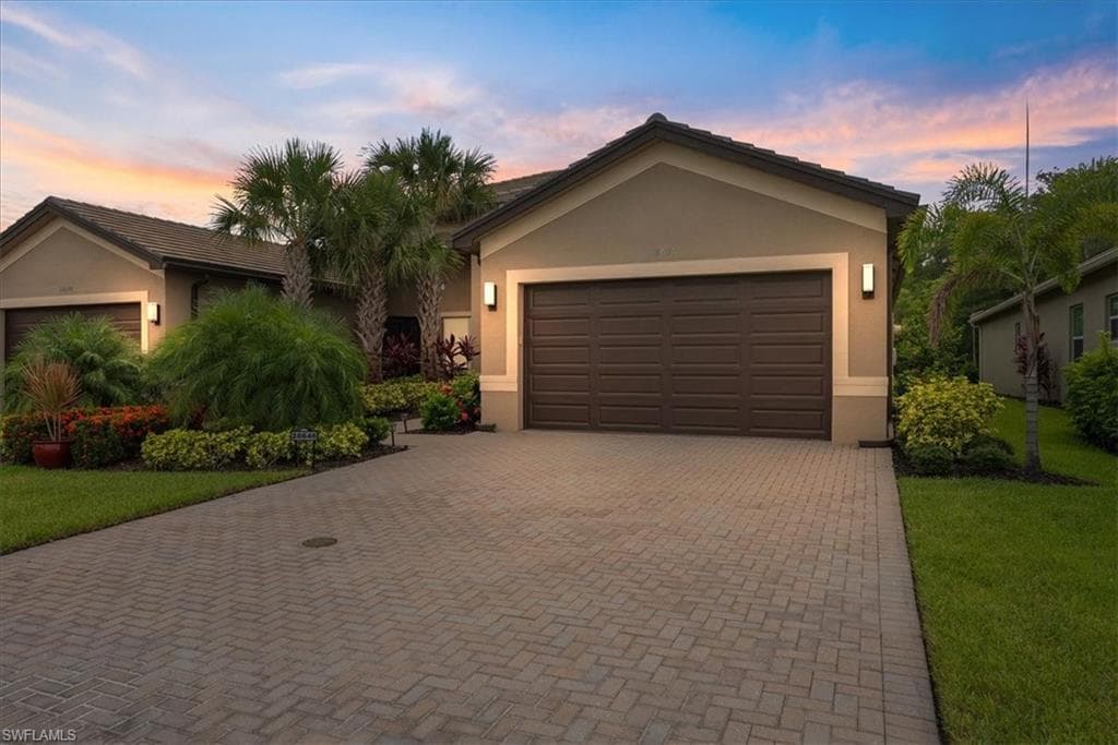 28646 Lobos Cir, Bonita Springs, FL 34135-7