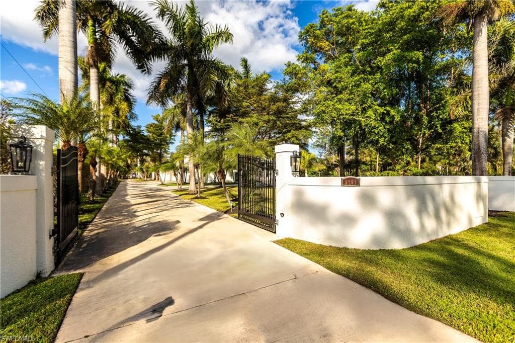 5791 Shady Oaks Ln, Naples, FL 34119-36