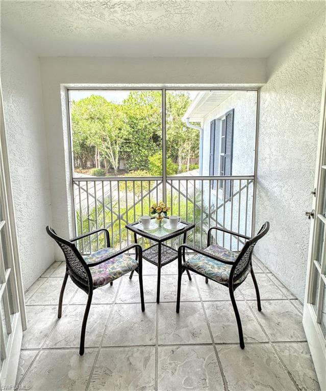 7066 Barrington Cir 201, Naples, FL 34108-18