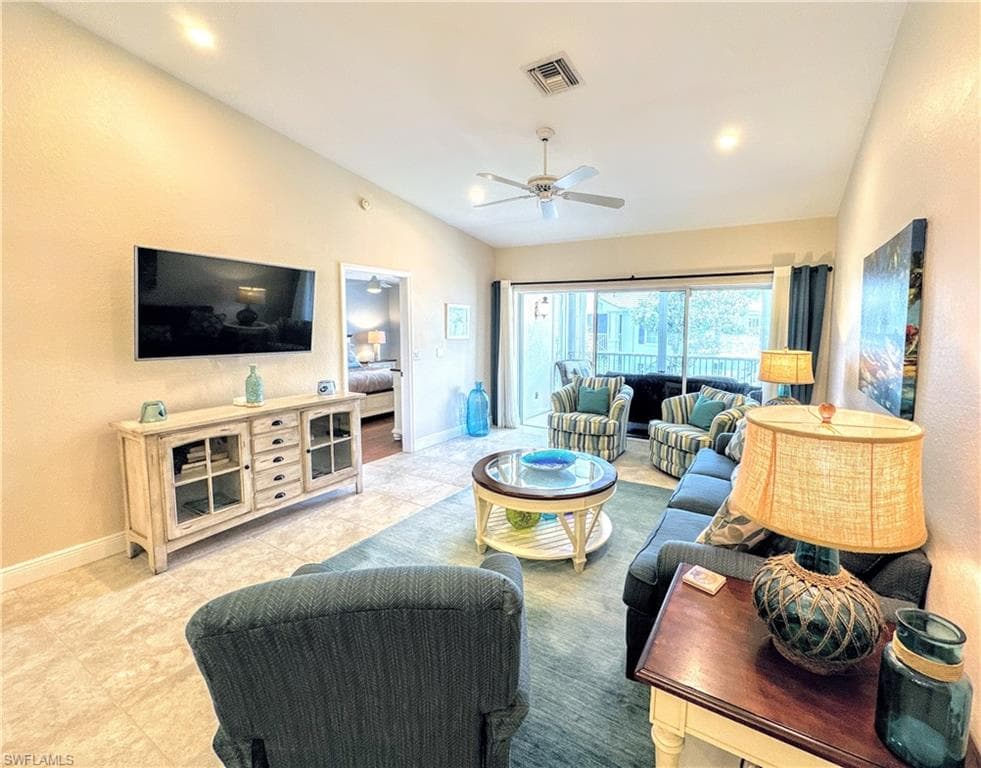 7066 Barrington Cir 201, Naples, FL 34108-6